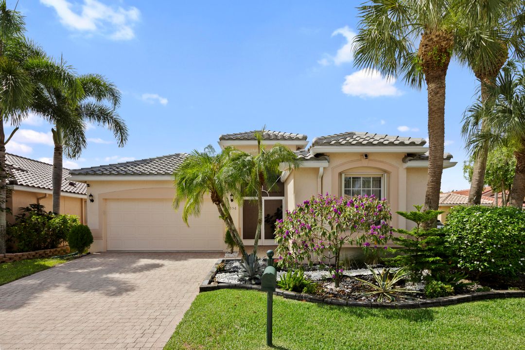 合同活跃: $7,250 (3 贝兹, 2 浴室, 2098 平方英尺)