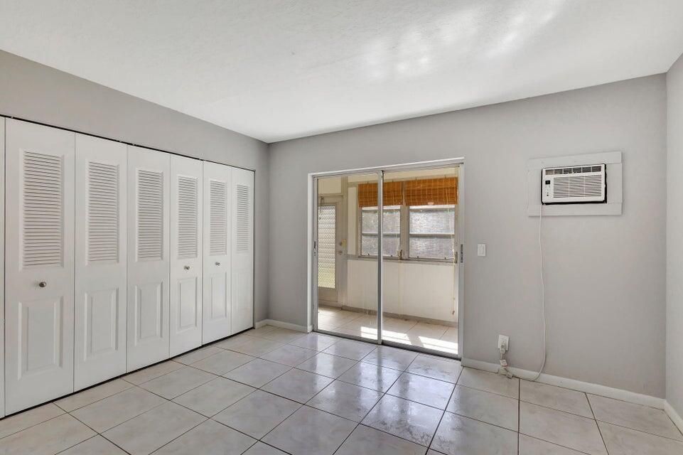 На продажу: $85,900 (1 спален, 1 ванн, 570 Квадратных фут)