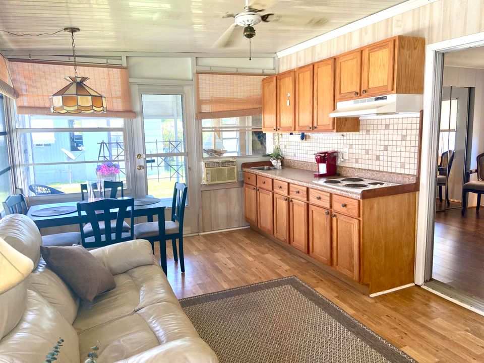 На продажу: $45,000 (2 спален, 2 ванн, 1400 Квадратных фут)