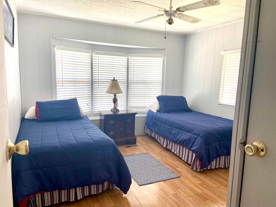 На продажу: $45,000 (2 спален, 2 ванн, 1400 Квадратных фут)