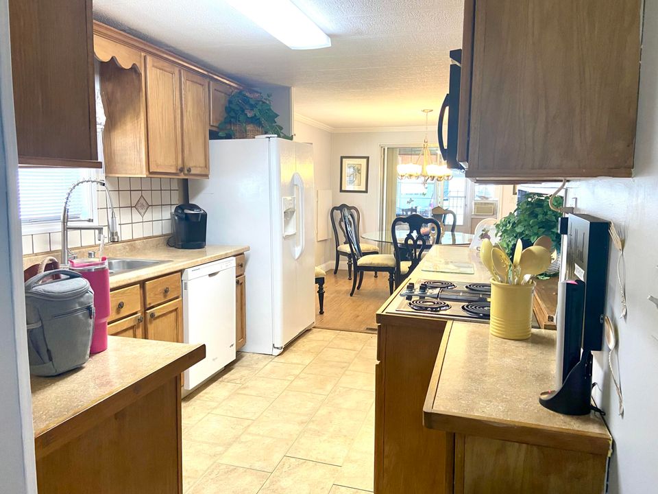 На продажу: $45,000 (2 спален, 2 ванн, 1400 Квадратных фут)