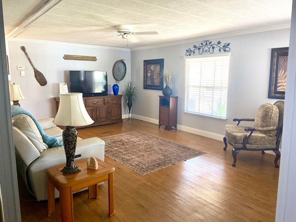 На продажу: $45,000 (2 спален, 2 ванн, 1400 Квадратных фут)