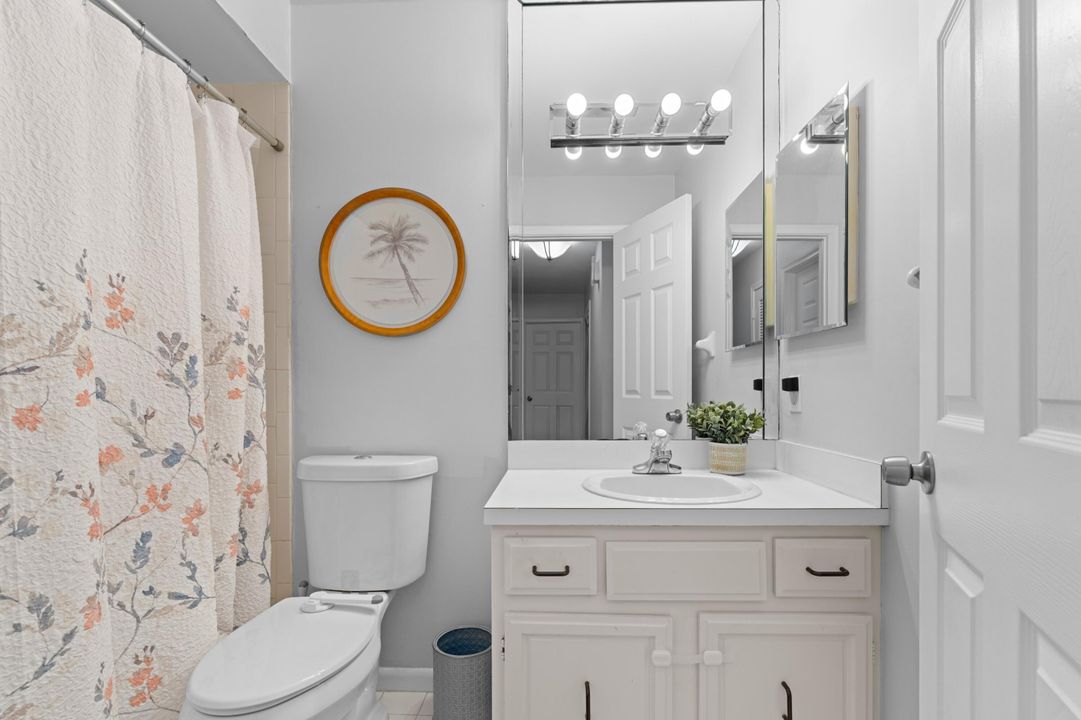 For Sale: $299,900 (2 beds, 2 baths, 1222 Square Feet)