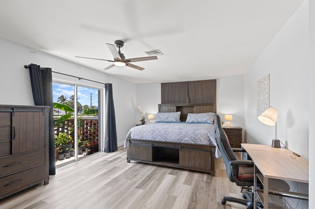 For Sale: $299,900 (2 beds, 2 baths, 1222 Square Feet)