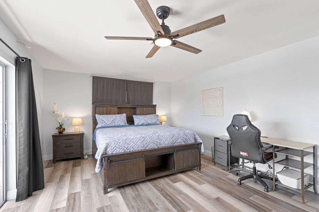 For Sale: $299,900 (2 beds, 2 baths, 1222 Square Feet)