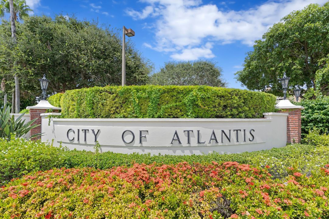 For Sale: $299,900 (2 beds, 2 baths, 1222 Square Feet)