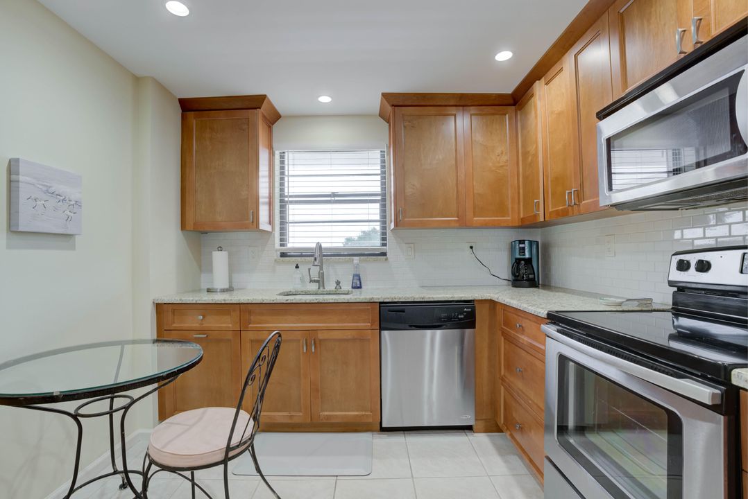 Под контрактом: $2,500 (2 спален, 2 ванн, 1520 Квадратных фут)