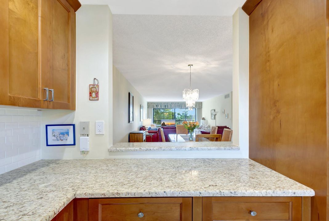 Под контрактом: $2,500 (2 спален, 2 ванн, 1520 Квадратных фут)