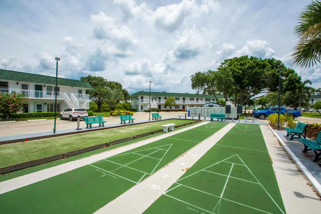 For Sale: $110,000 (1 beds, 1 baths, 695 Square Feet)