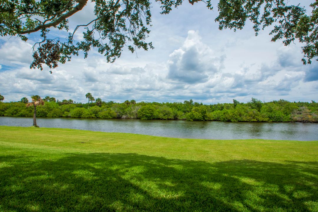 For Sale: $110,000 (1 beds, 1 baths, 695 Square Feet)