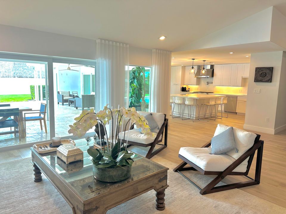 В аренду: $16,000 (5 спален, 4 ванн, 3448 Квадратных фут)