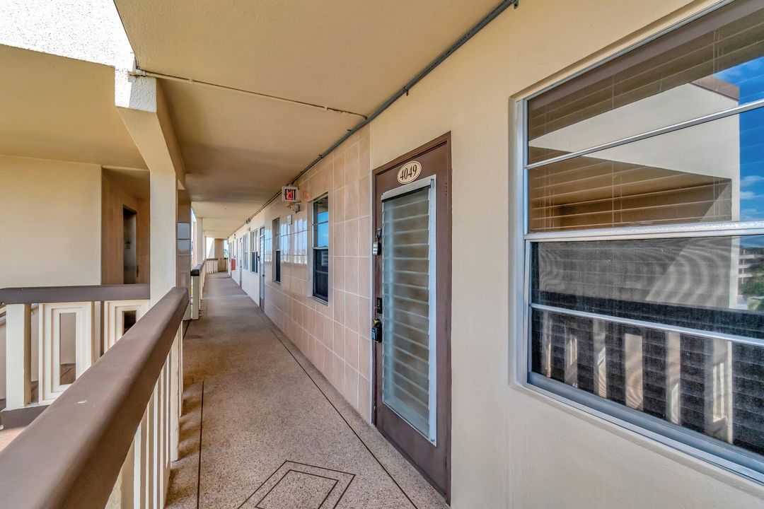 待售: $223,900 (2 贝兹, 2 浴室, 896 平方英尺)