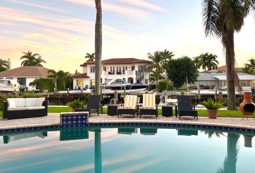 出租: $16,750 (4 贝兹, 6 浴室, 3943 平方英尺)