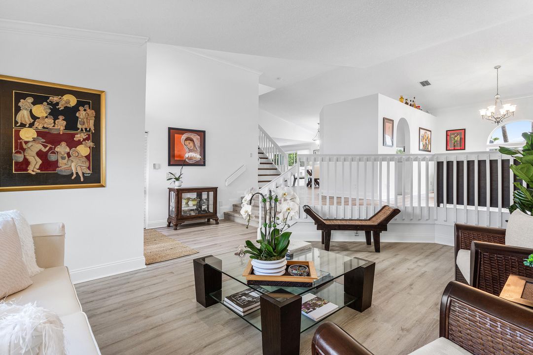 合同活跃: $1,149,000 (4 贝兹, 3 浴室, 2676 平方英尺)