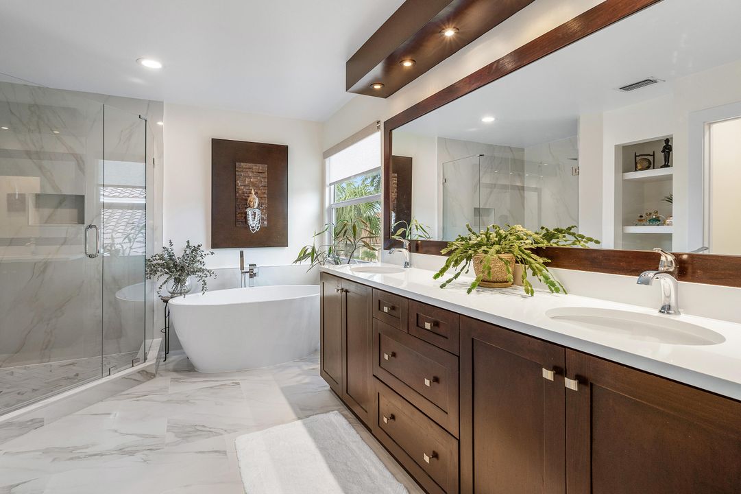 合同活跃: $1,149,000 (4 贝兹, 3 浴室, 2676 平方英尺)