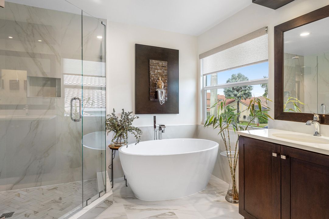 合同活跃: $1,149,000 (4 贝兹, 3 浴室, 2676 平方英尺)