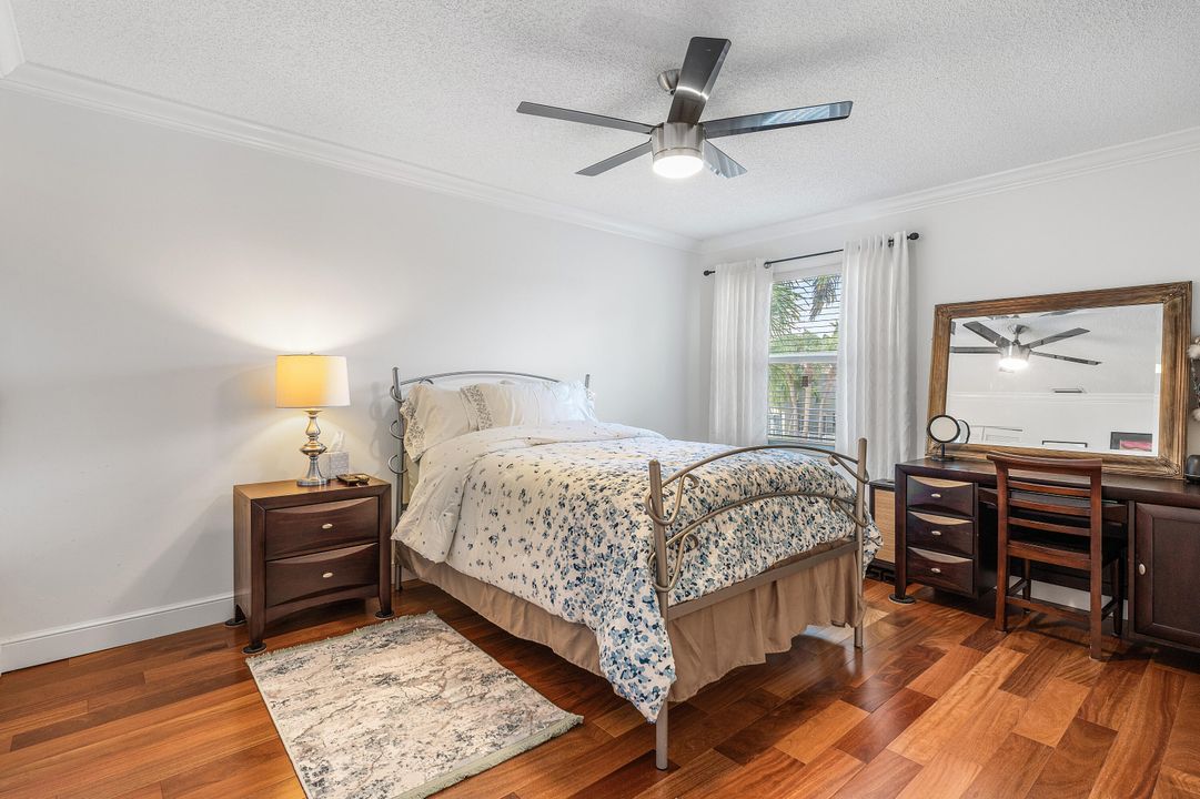 合同活跃: $1,149,000 (4 贝兹, 3 浴室, 2676 平方英尺)