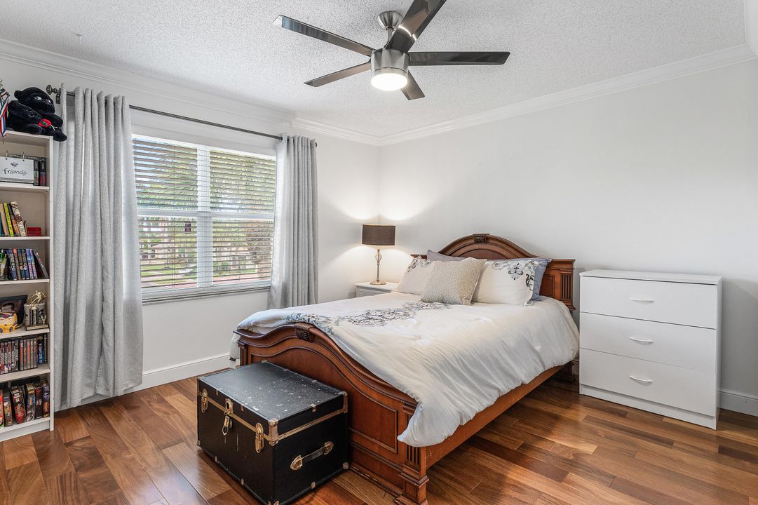 合同活跃: $1,149,000 (4 贝兹, 3 浴室, 2676 平方英尺)