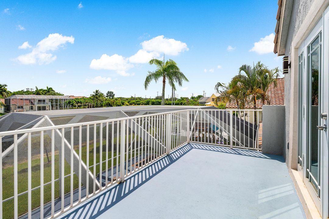 合同活跃: $1,149,000 (4 贝兹, 3 浴室, 2676 平方英尺)