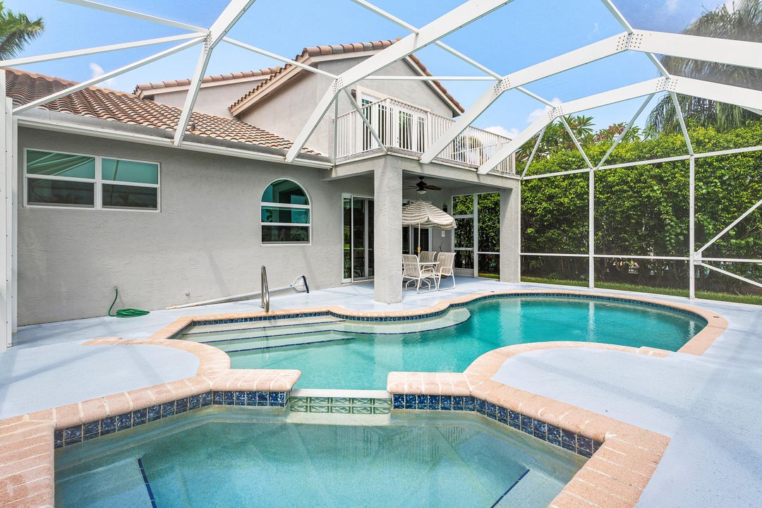 合同活跃: $1,149,000 (4 贝兹, 3 浴室, 2676 平方英尺)