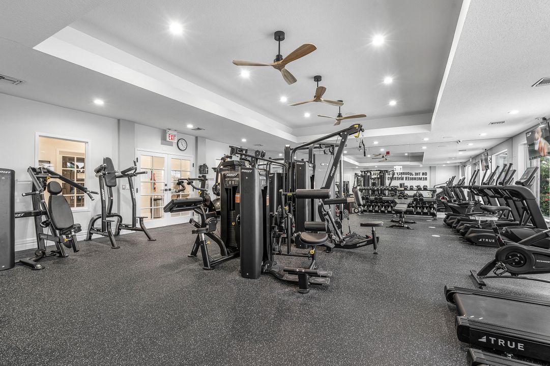 合同活跃: $1,149,000 (4 贝兹, 3 浴室, 2676 平方英尺)