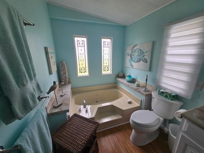 На продажу: $49,900 (2 спален, 2 ванн, 1344 Квадратных фут)