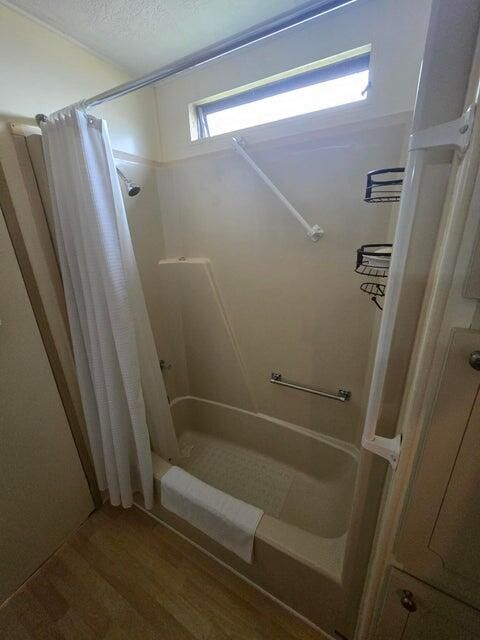 На продажу: $49,900 (2 спален, 2 ванн, 1344 Квадратных фут)