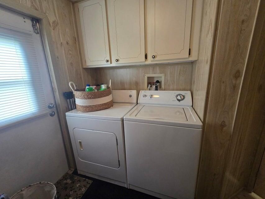 На продажу: $49,900 (2 спален, 2 ванн, 1344 Квадратных фут)