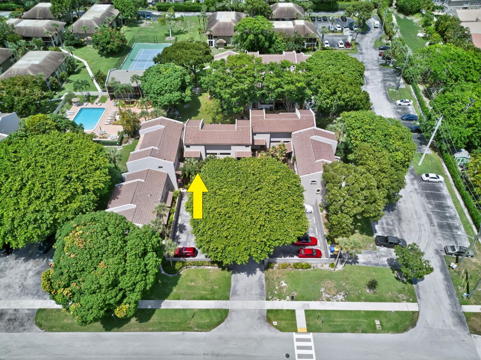 Active With Contract: $345,000 (2 beds, 2 baths, 1286 Square Feet)