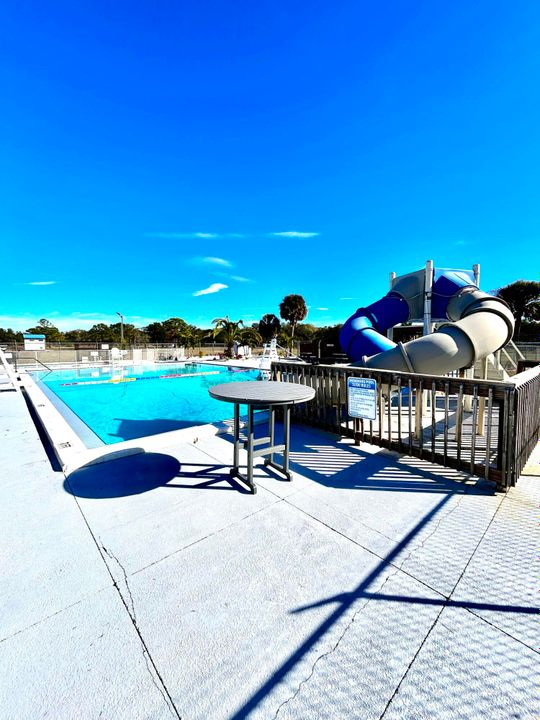 For Sale: $255,000 (2 beds, 1 baths, 528 Square Feet)