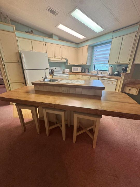 На продажу: $49,900 (2 спален, 2 ванн, 1344 Квадратных фут)