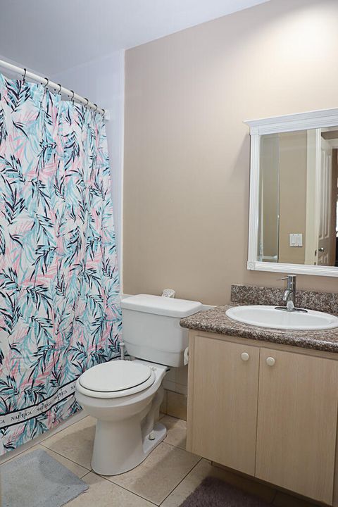 На продажу: $349,899 (2 спален, 2 ванн, 1525 Квадратных фут)