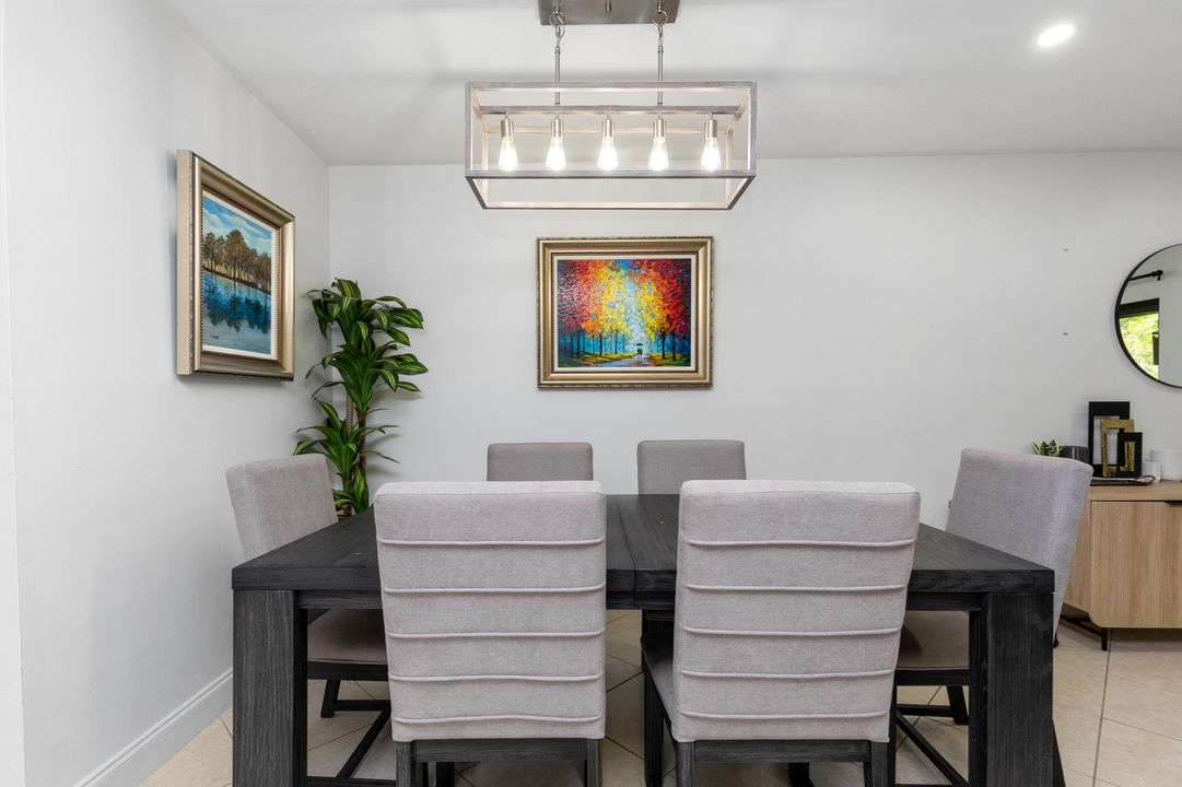 合同活跃: $449,000 (2 贝兹, 2 浴室, 1398 平方英尺)