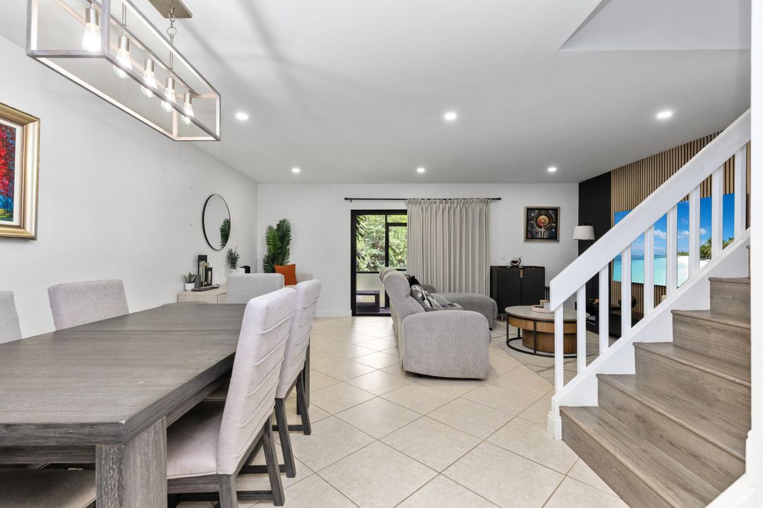 合同活跃: $449,000 (2 贝兹, 2 浴室, 1398 平方英尺)