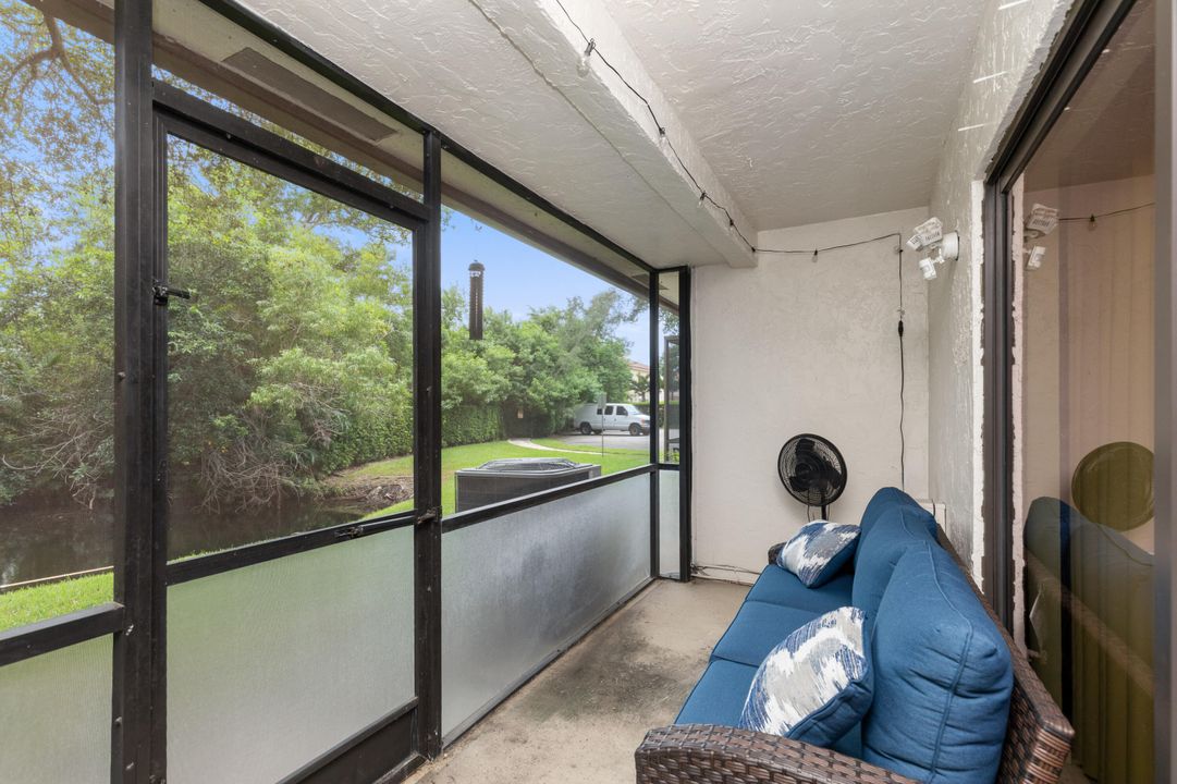 合同活跃: $449,000 (2 贝兹, 2 浴室, 1398 平方英尺)