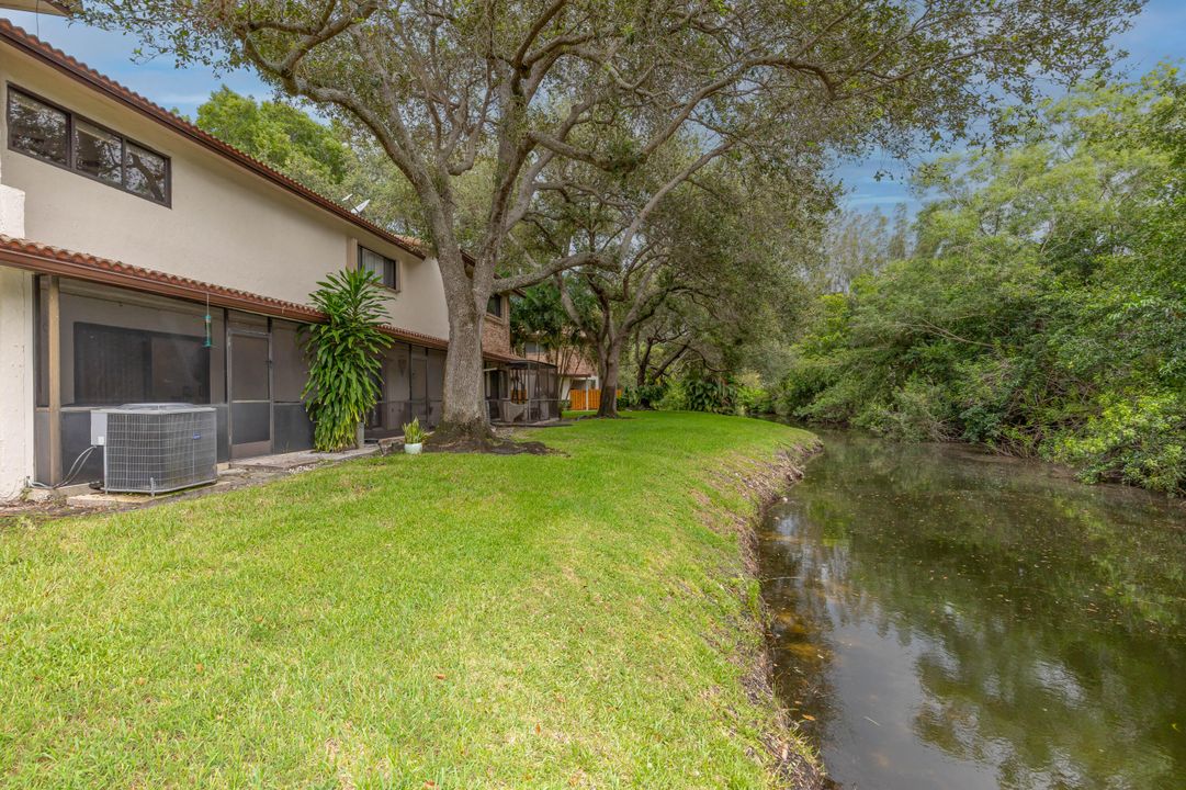 合同活跃: $449,000 (2 贝兹, 2 浴室, 1398 平方英尺)