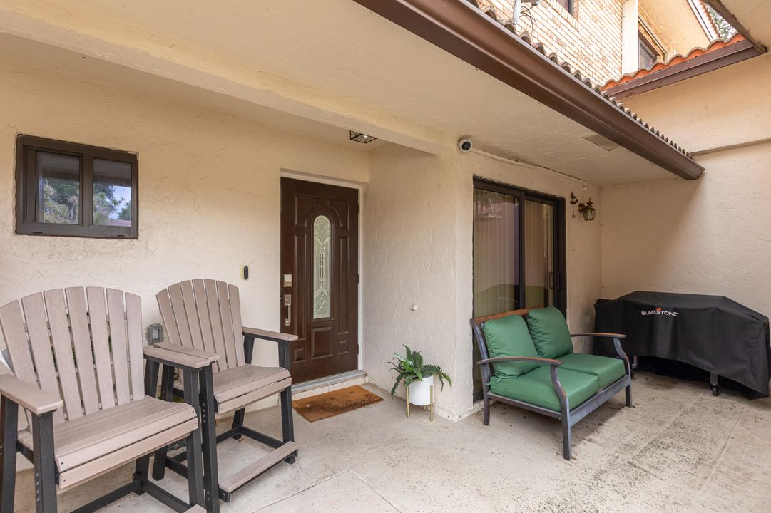 合同活跃: $449,000 (2 贝兹, 2 浴室, 1398 平方英尺)