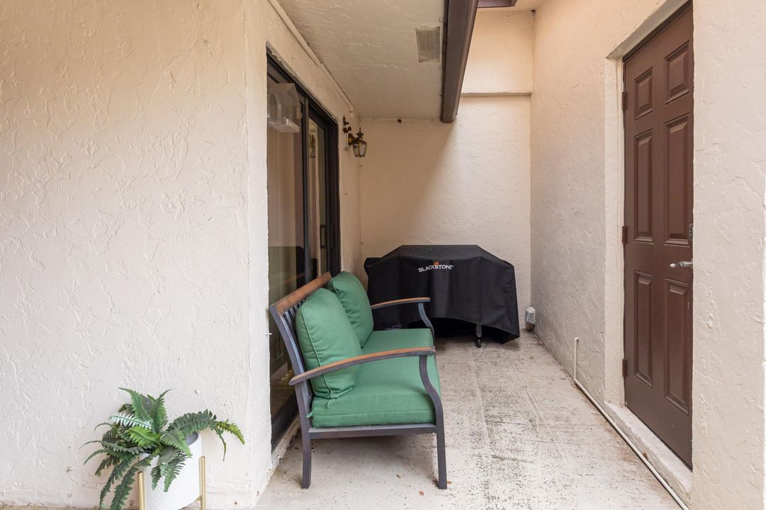 合同活跃: $449,000 (2 贝兹, 2 浴室, 1398 平方英尺)