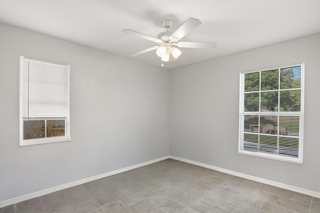 合同活跃: $309,000 (3 贝兹, 2 浴室, 1261 平方英尺)