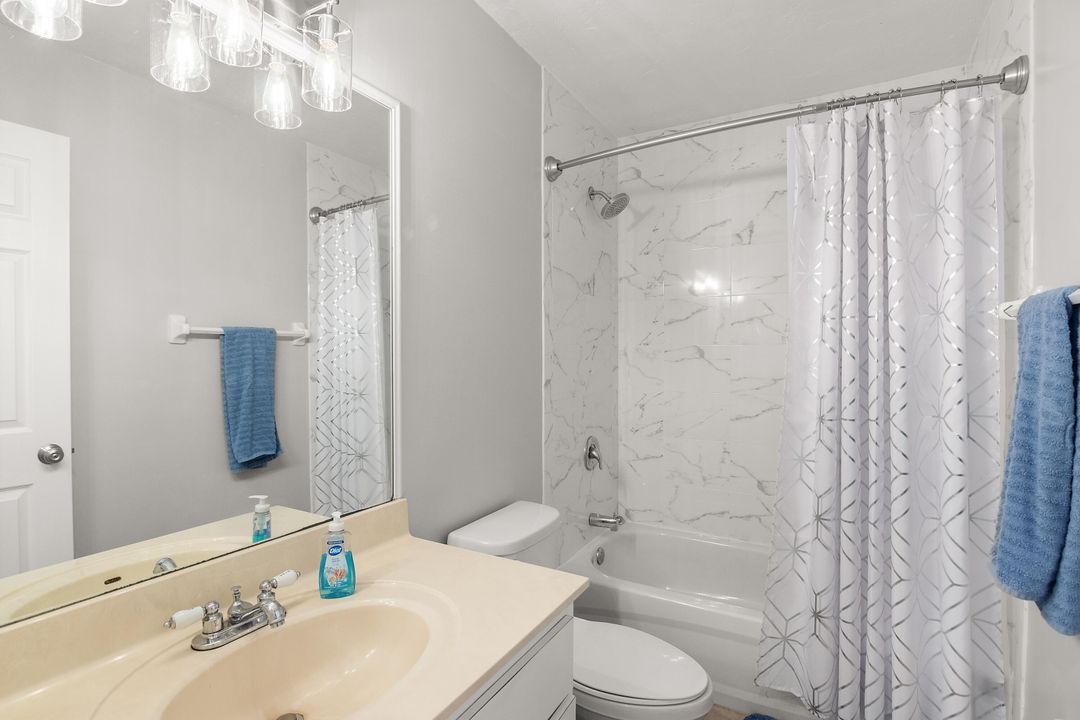 合同活跃: $309,000 (3 贝兹, 2 浴室, 1261 平方英尺)