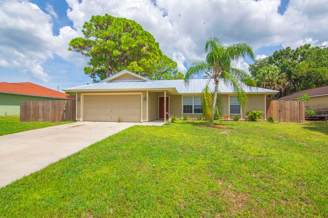 合同活跃: $309,000 (3 贝兹, 2 浴室, 1261 平方英尺)