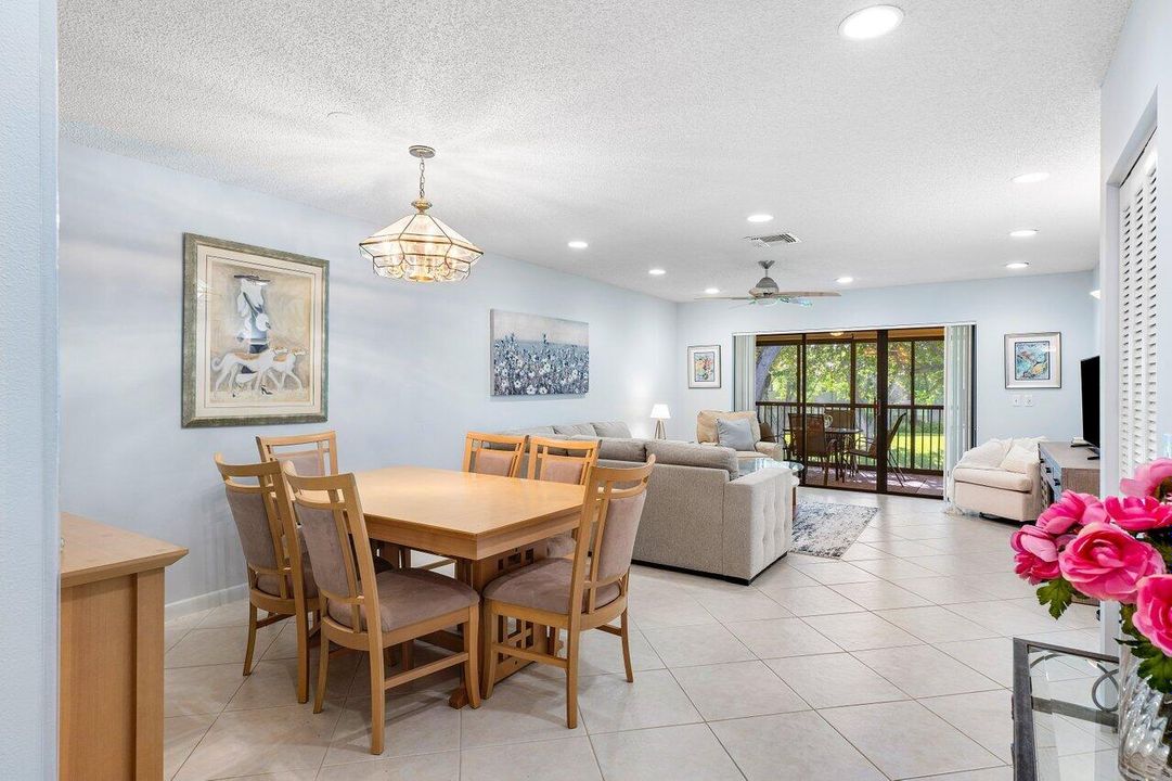 Под контрактом: $6,500 (2 спален, 2 ванн, 1388 Квадратных фут)