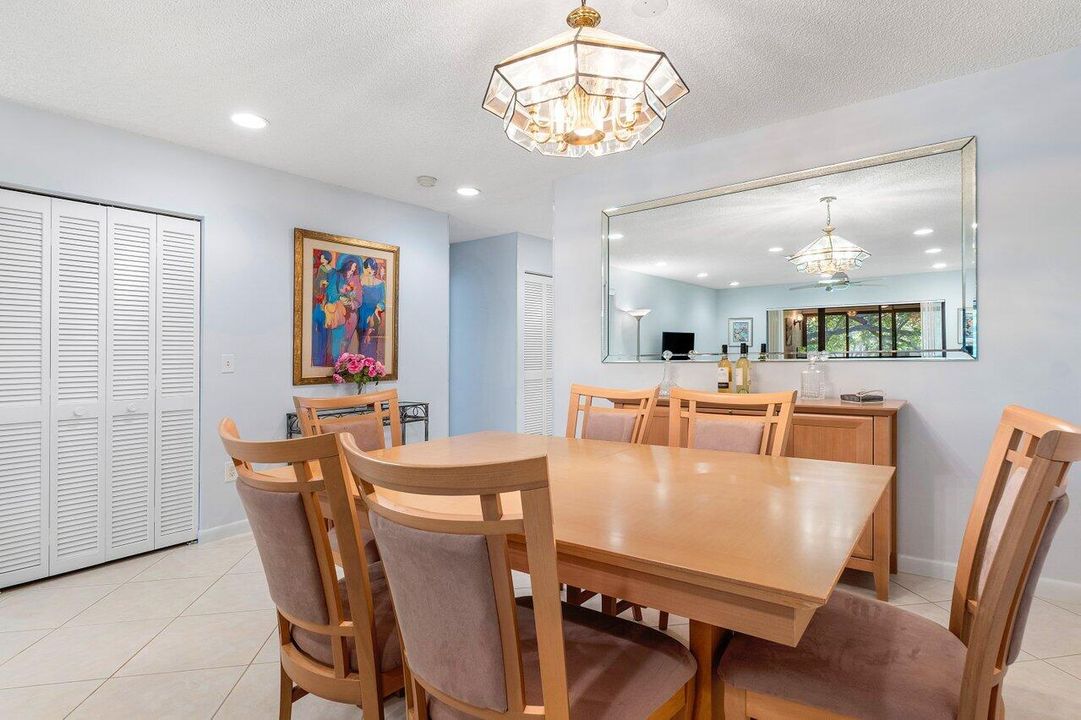 Под контрактом: $6,500 (2 спален, 2 ванн, 1388 Квадратных фут)