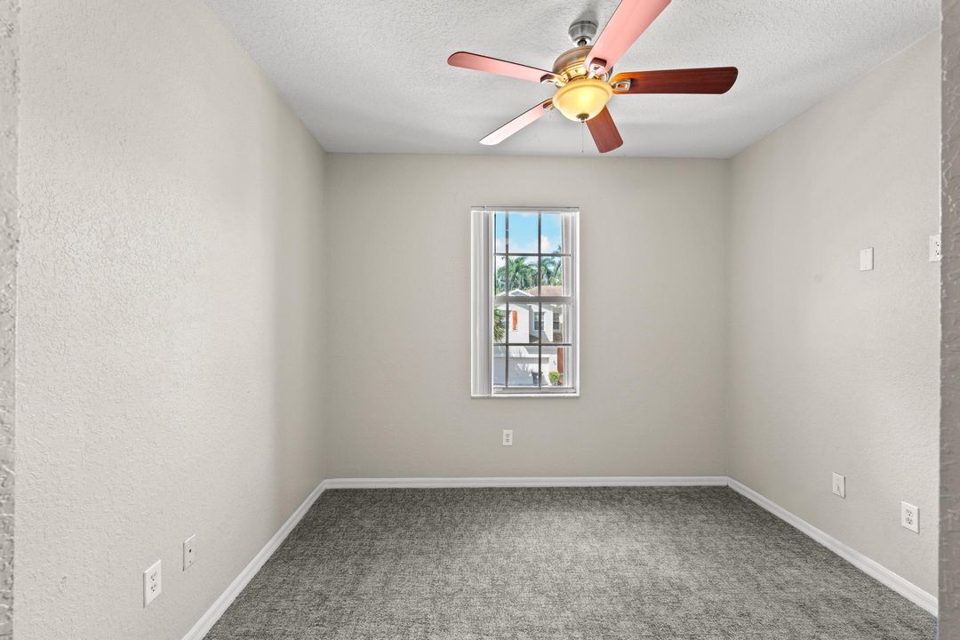 Active With Contract: $2,550 (3 beds, 2 baths, 1711 Square Feet)