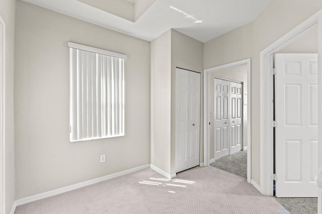 Active With Contract: $2,550 (3 beds, 2 baths, 1711 Square Feet)