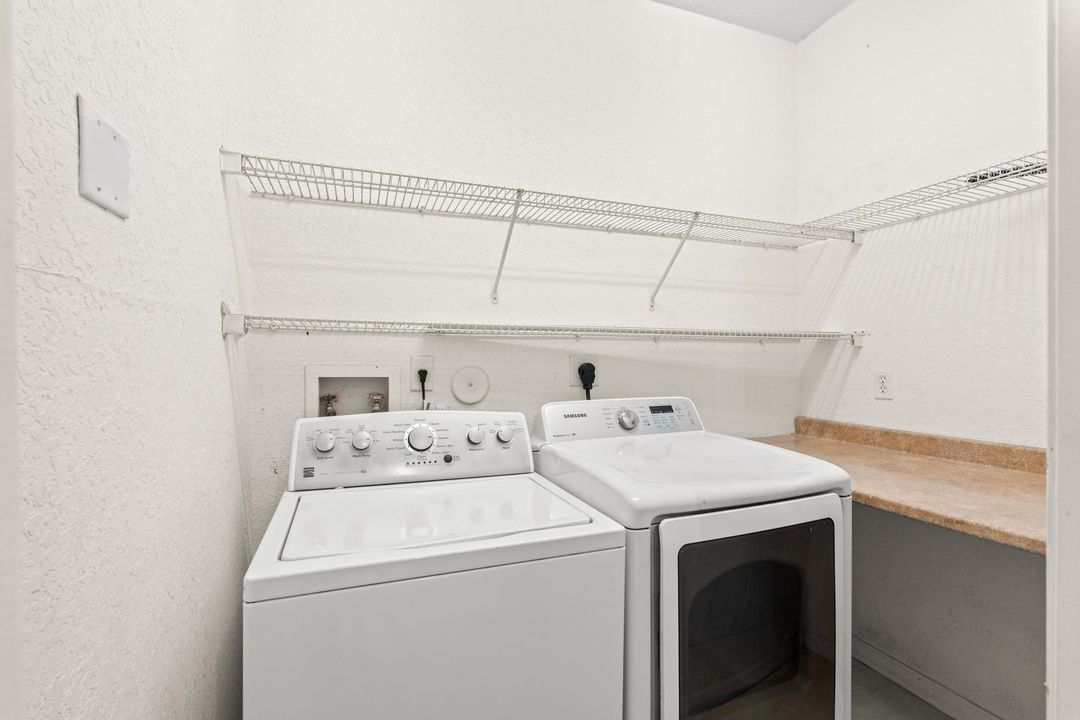 Active With Contract: $2,550 (3 beds, 2 baths, 1711 Square Feet)