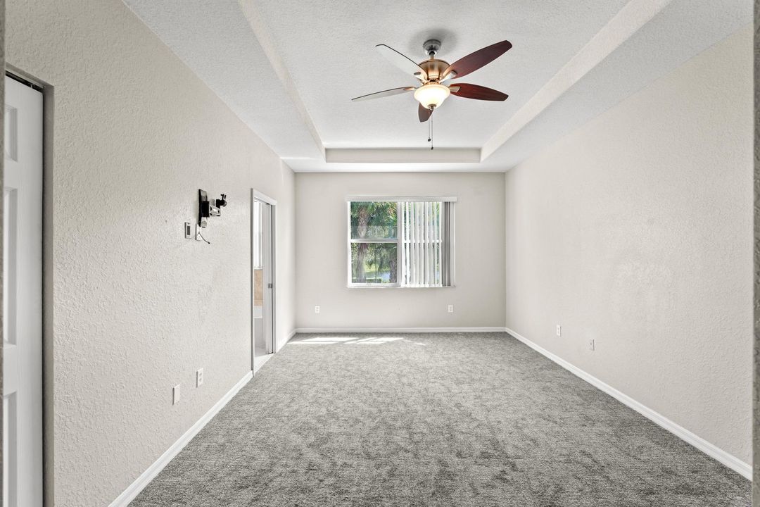 Active With Contract: $2,550 (3 beds, 2 baths, 1711 Square Feet)