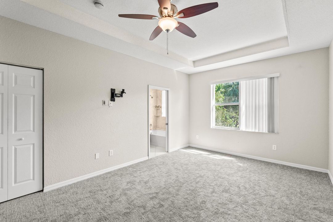 Active With Contract: $2,550 (3 beds, 2 baths, 1711 Square Feet)