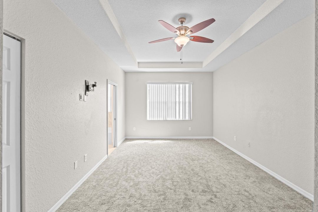 Active With Contract: $2,550 (3 beds, 2 baths, 1711 Square Feet)