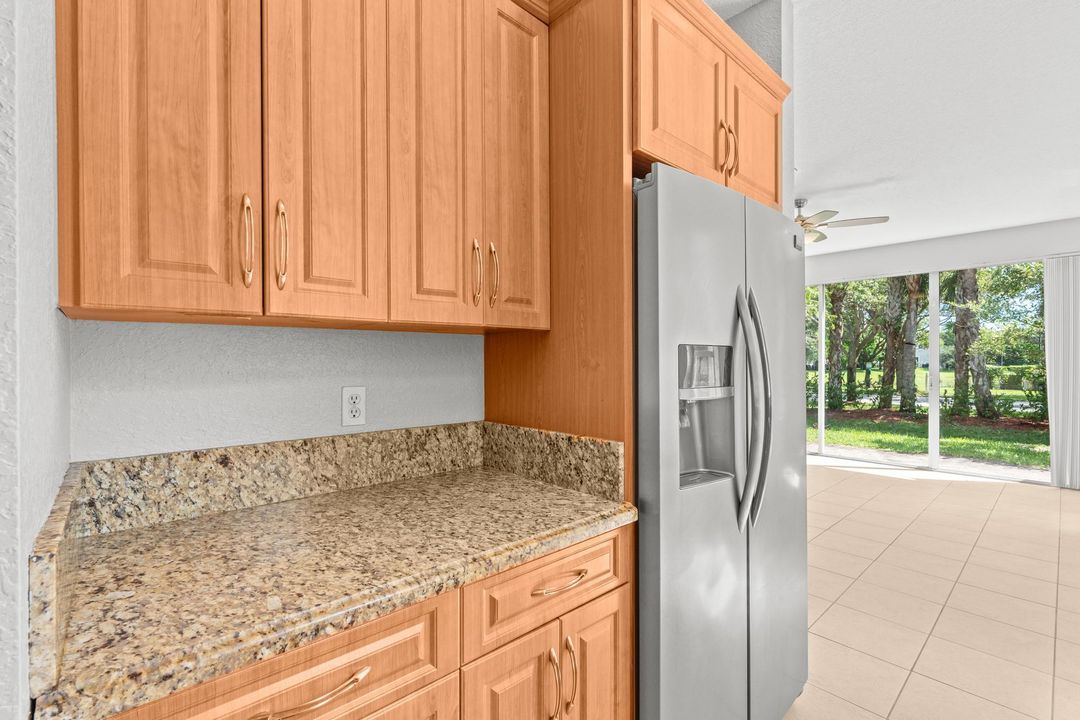 Active With Contract: $2,550 (3 beds, 2 baths, 1711 Square Feet)